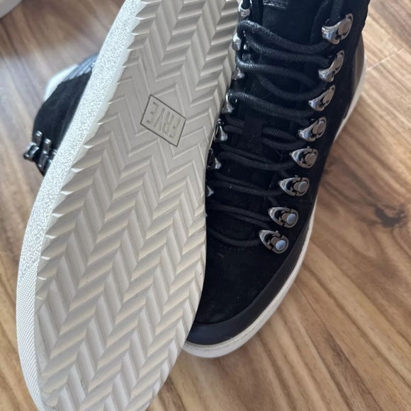 🎄  NWOB FRYE hiking boots 👀 - Picture 4 of 5
